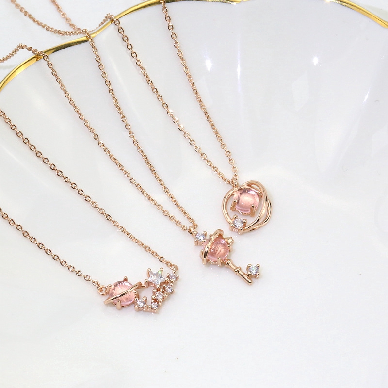 Kalung rantai emas berdesign elegan
