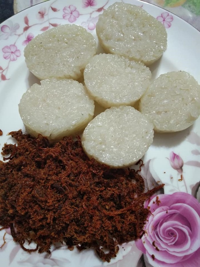 Langkah membuat ketupat pocong melipat daun kelapa