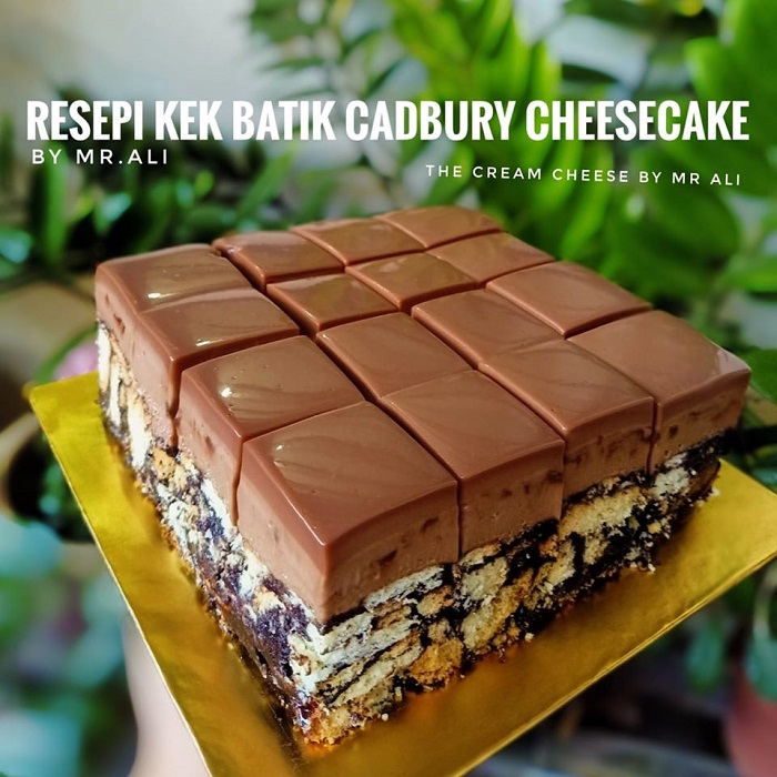Kek batik Cadbury cheesecake Mr. Ali dengan lapisan chocolate ganache yang menarik