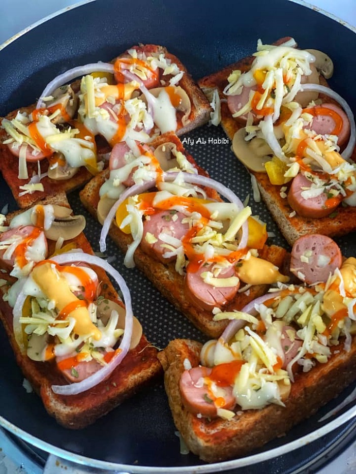 roti pizza extra cheezy