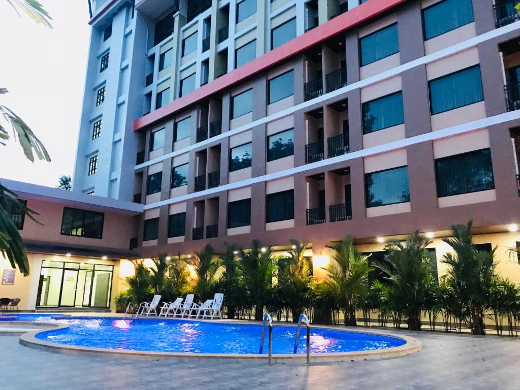Kawasan sekitar ATK Garden Hills Hotel