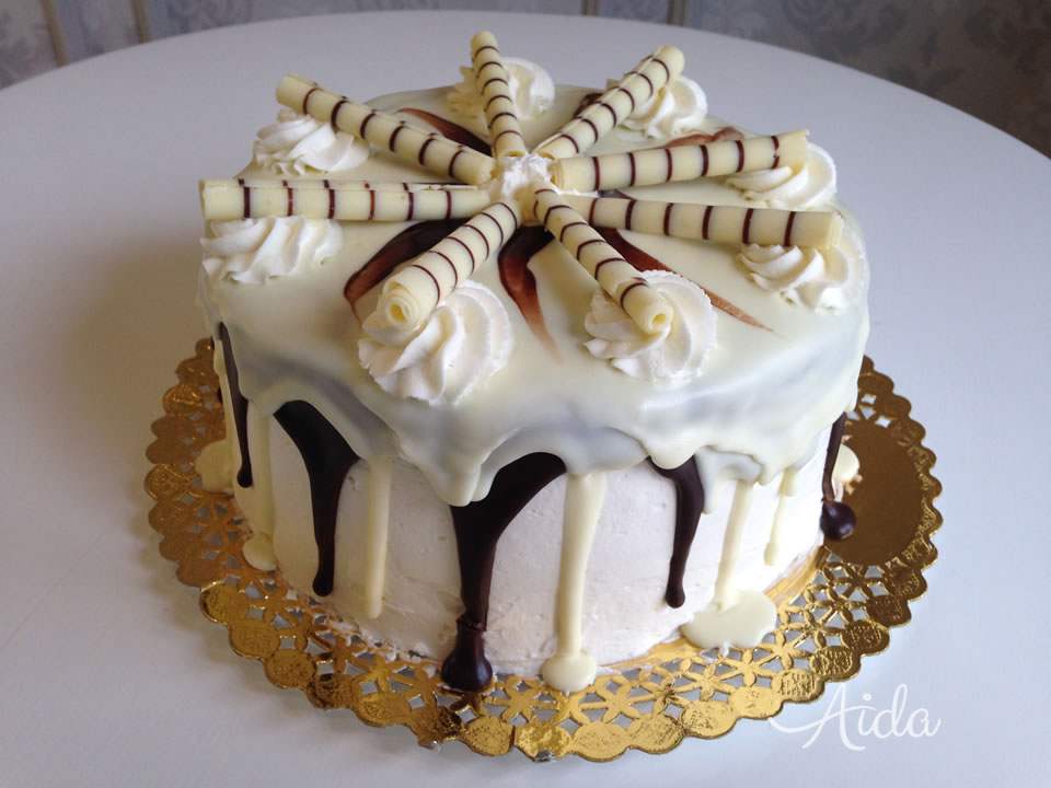 Hirisan kek tiramisu berdebu koko
