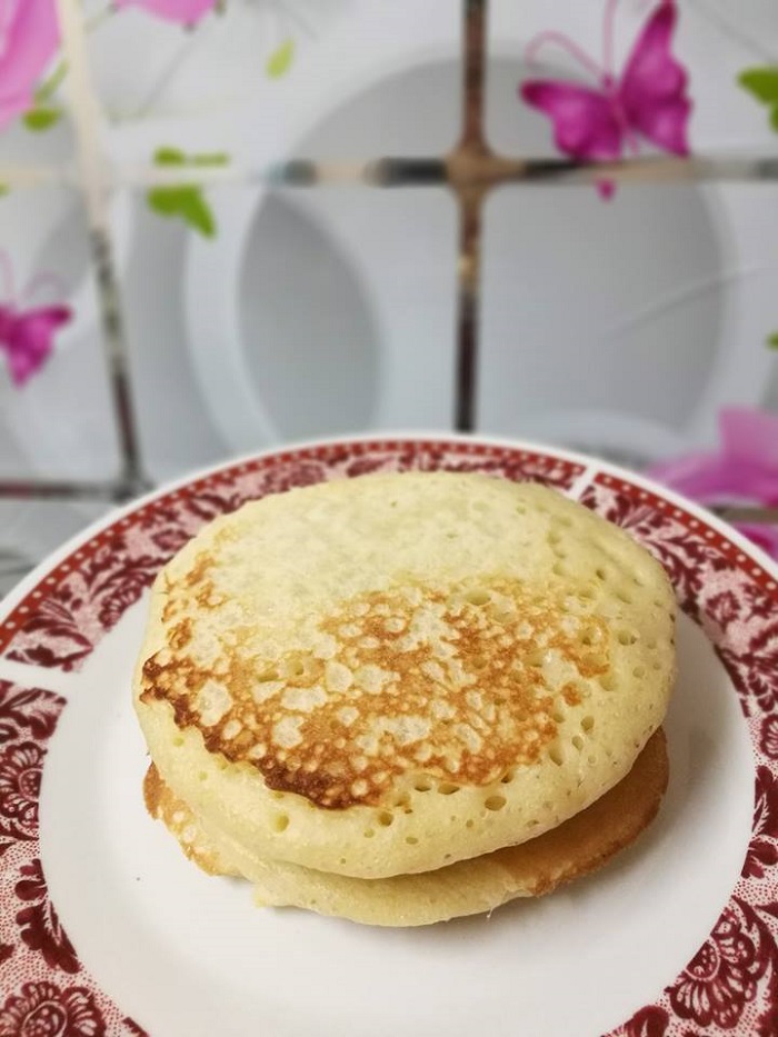 Imej lempeng yang lembut dan gebu siap dimasak di atas pinggan