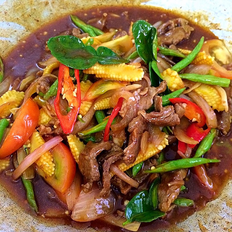 Gambar hidangan daging paprik bersama sayur-sayuran yang enak