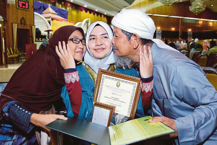 peranan ibu bapa dalam membantu kecemerlangan anak-anak