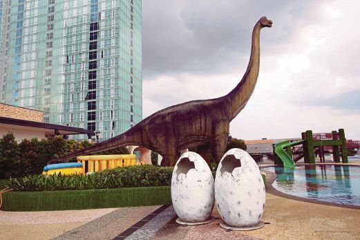 Taman tema air berkonsepkan dinosaur di Johor