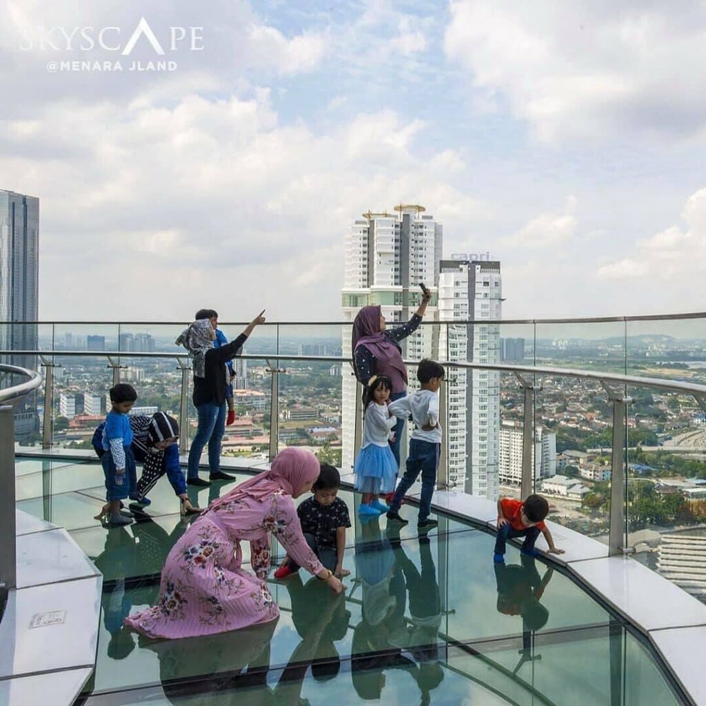 Pemandangan bandar dari pemerhatian Skyscape Johor Bahru