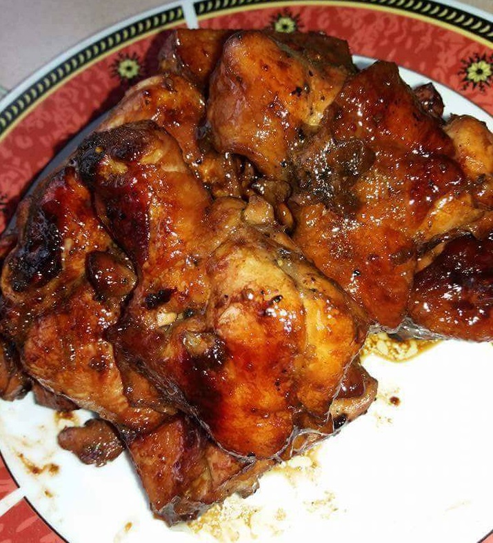 Gambar hidangan ayam panggang BBQ yang sedap