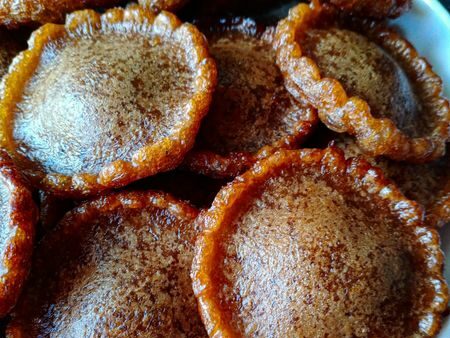 Cucur Jawa lembut keemasan