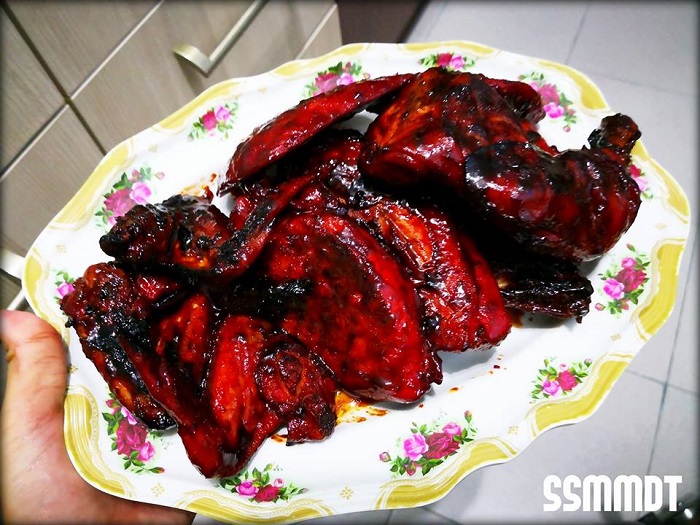 Gambar ayam madu bakar garing berkilat ala pasar malam