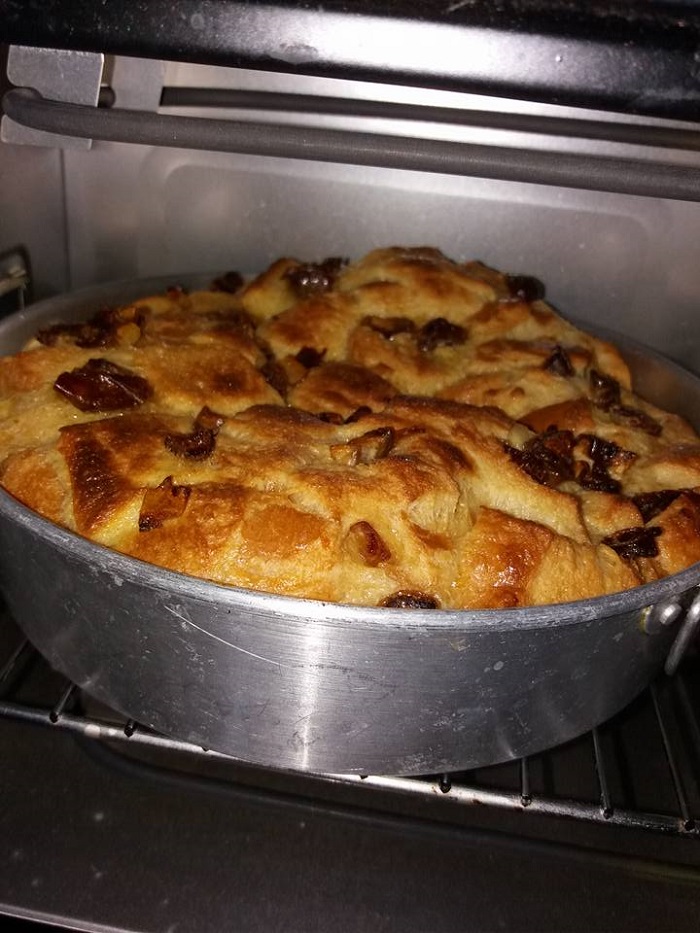 puding roti dan sos kastard