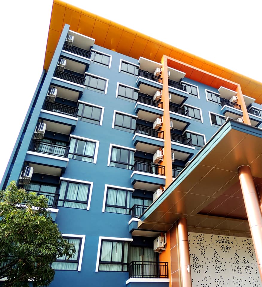 Lobi The Raise Hotel