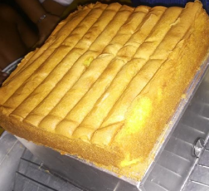 kek pelangi