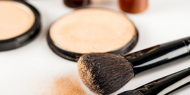 Pelbagai jenis bedak compact terbaik untuk kulit wanita Asia.