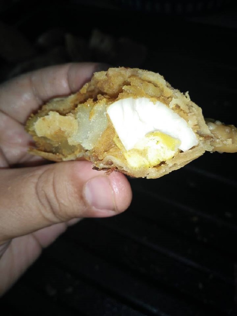 Karipap chubby rangup penuh berisi kentang dan ayam
