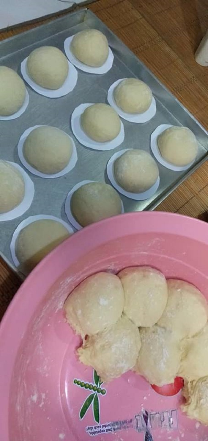Adunan pau dibentuk sebelum dikukus