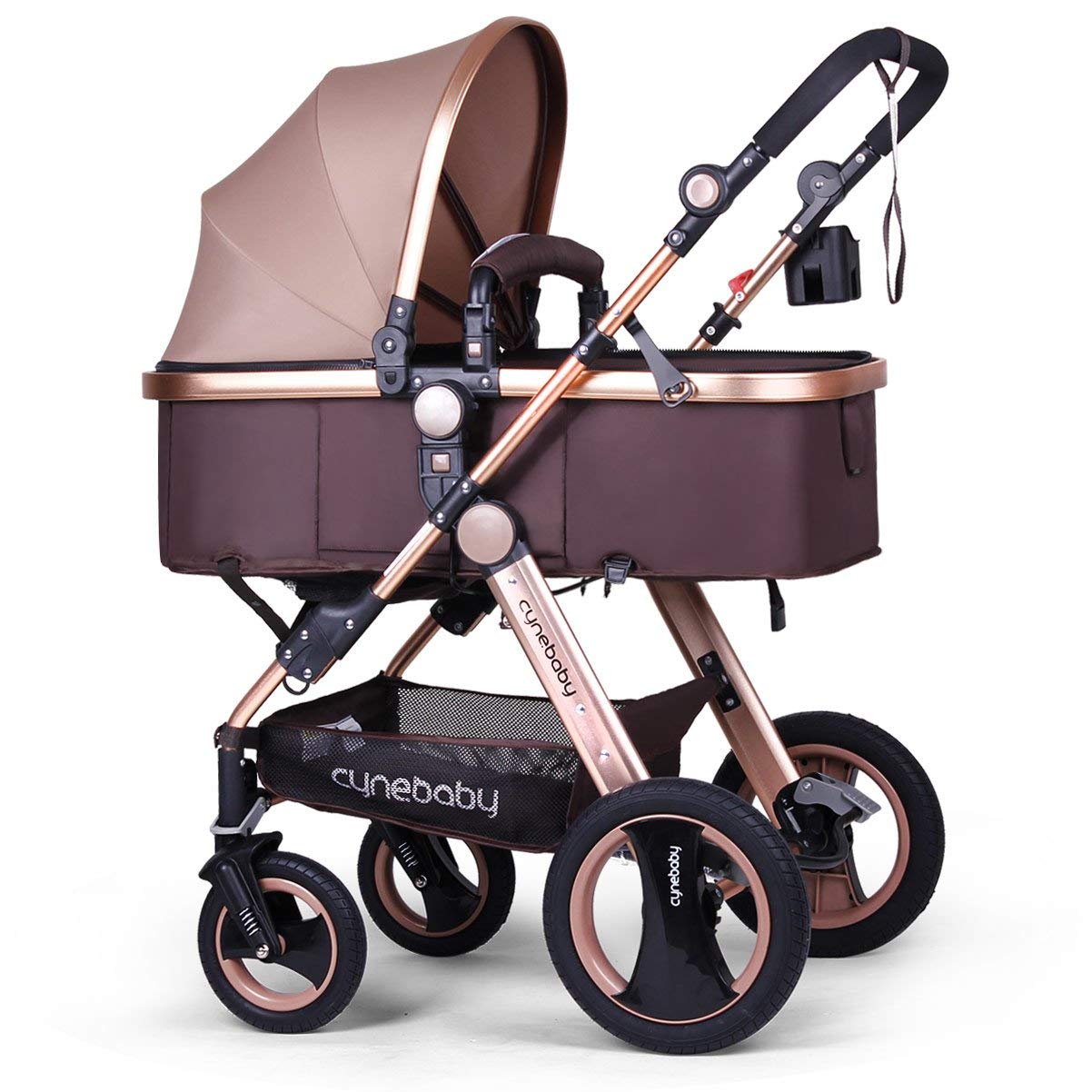 Gambar stroller baby jenama Babyzen Yoyo yang difold menjadi kegemaran ibu-ibu di Malaysia.