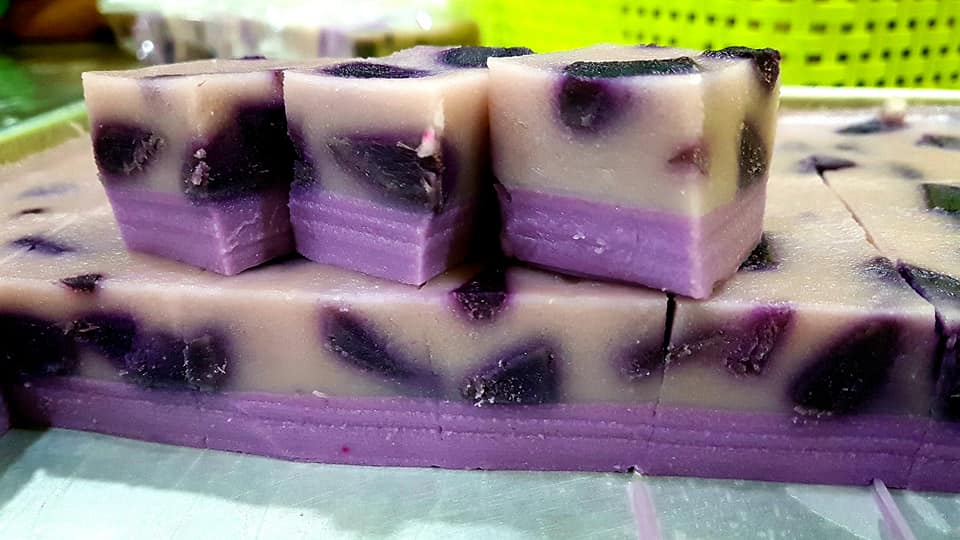 Kuih talam keledek ungu berlapis