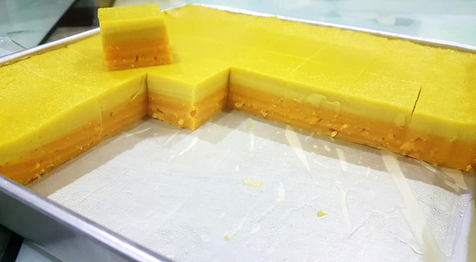 Kuih talam kastard jagung yang lembut