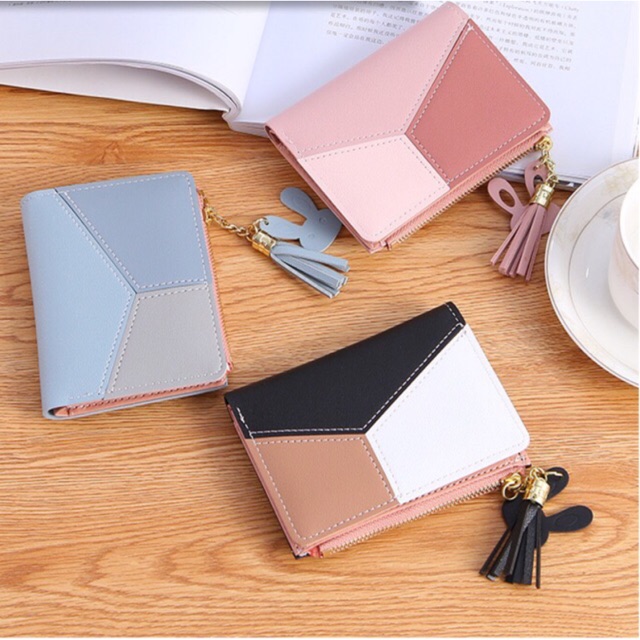 Dompet wanita kecil berwarna hitam