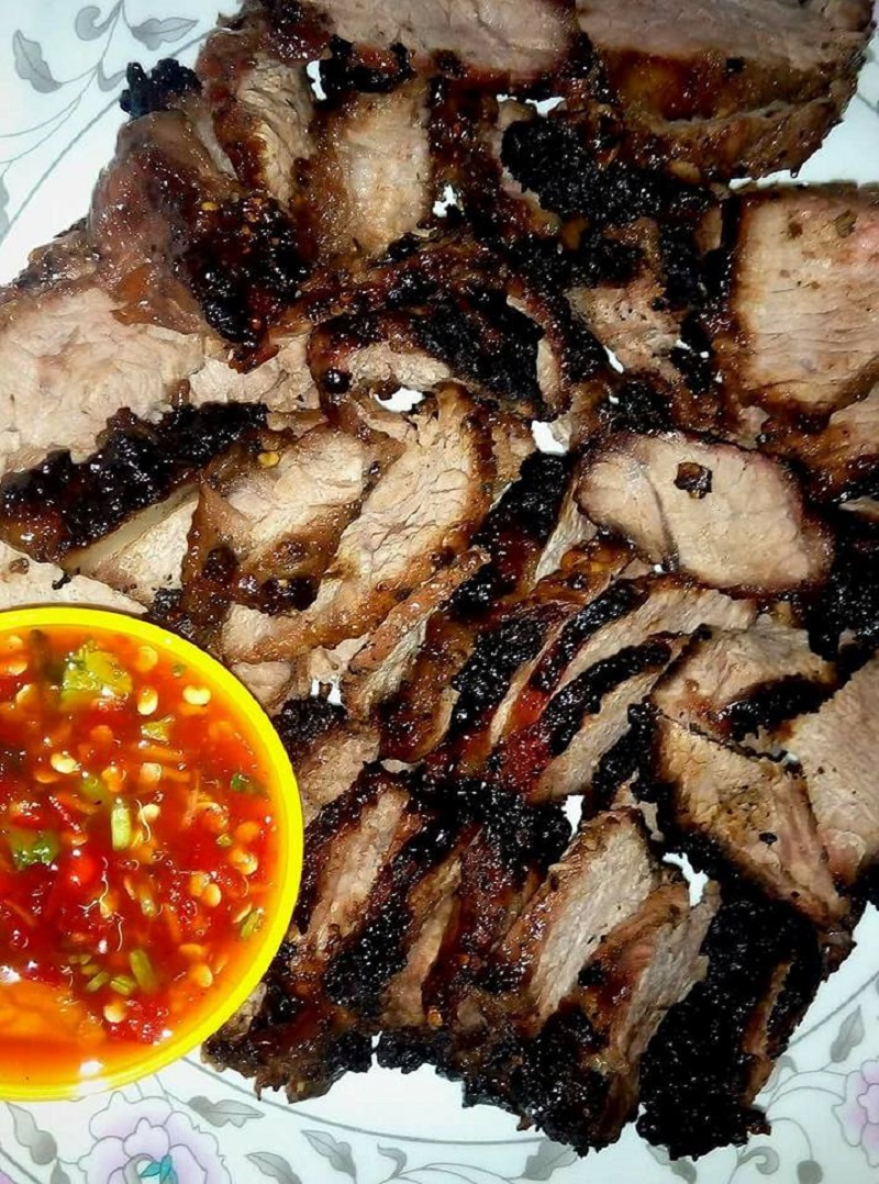 Gambar daging bakar madu ala Thai yang sedap dihidangkan bersama sos cili padi
