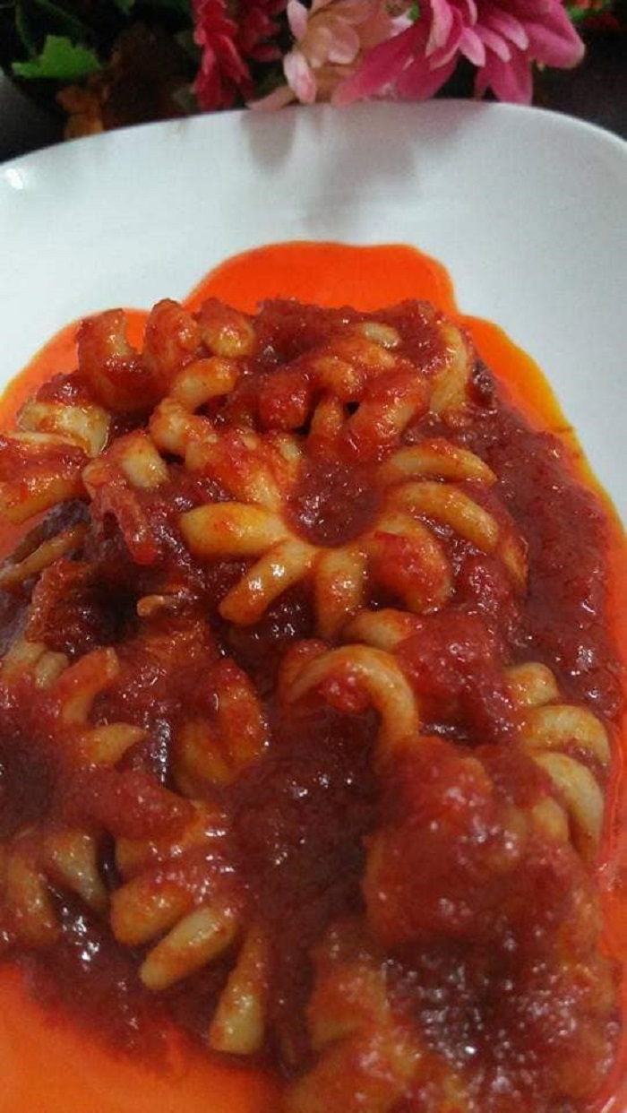 Sambal sotong tumis pedas dalam kuali
