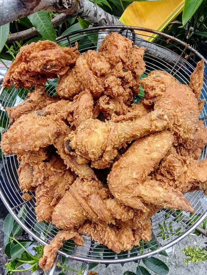 Koleksi pelbagai hidangan resepi ayam viral yang sedap dan menarik untuk dicuba masak di rumah.