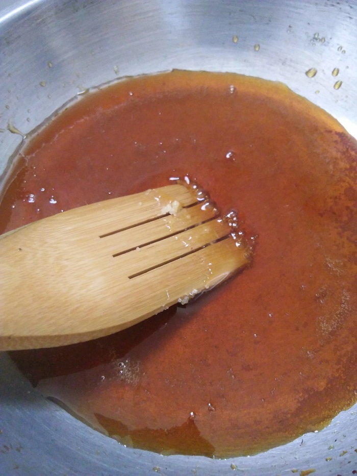 Langkah menyediakan adunan karamel untuk Dalgona Candy