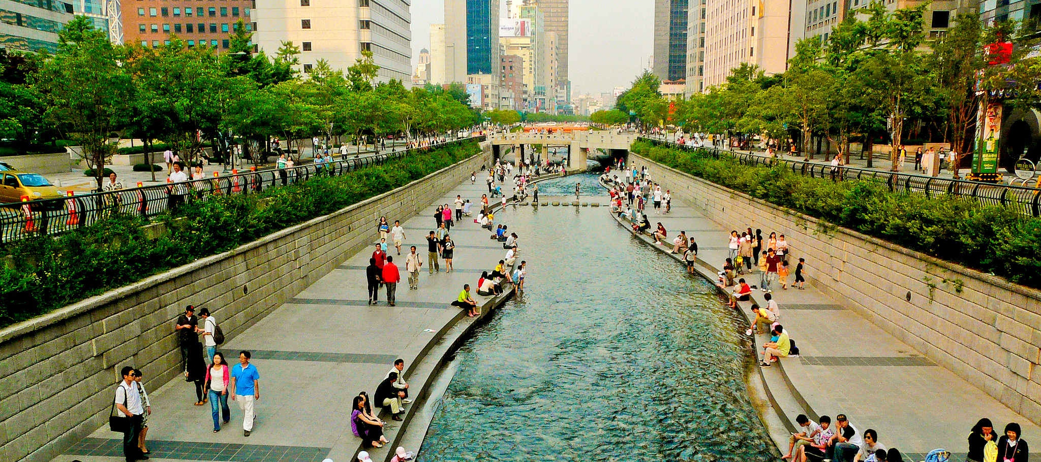 Sungai Cheonggyecheon di Seoul