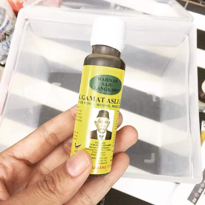 Botol minyak gamat untuk luka dan lebam