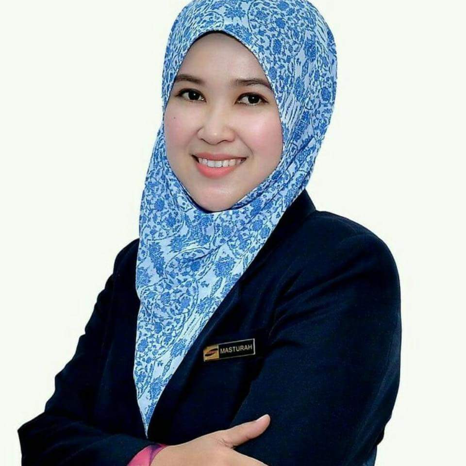 Kanak-kanak sedang belajar menulis huruf