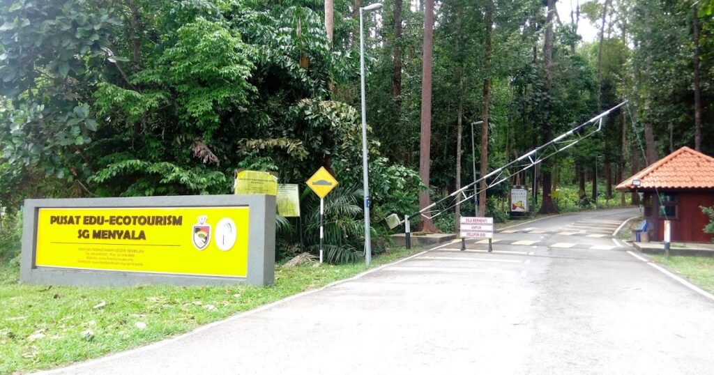 Gerbang masuk Hutan Simpan Sungai Menyala