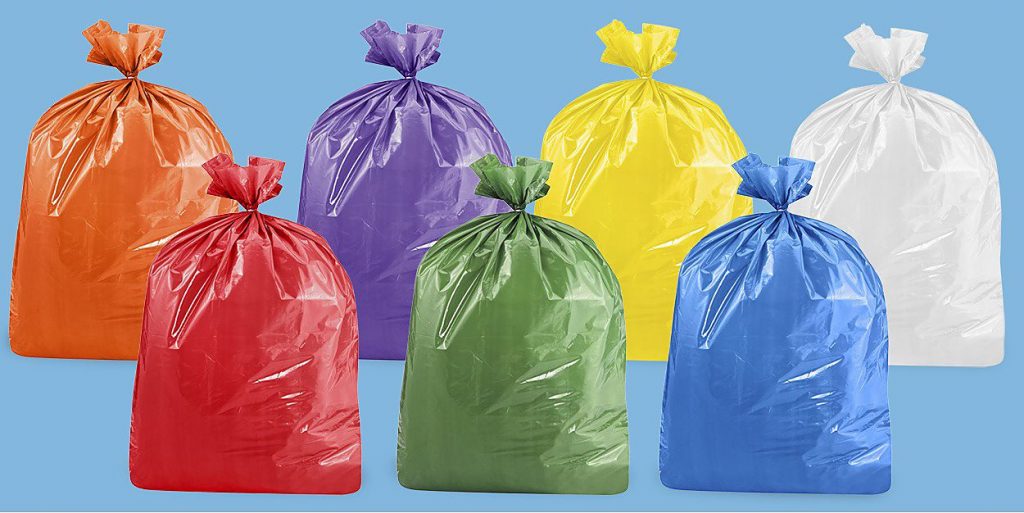 Plastik sampah di lantai yang boleh menyebabkan lemas