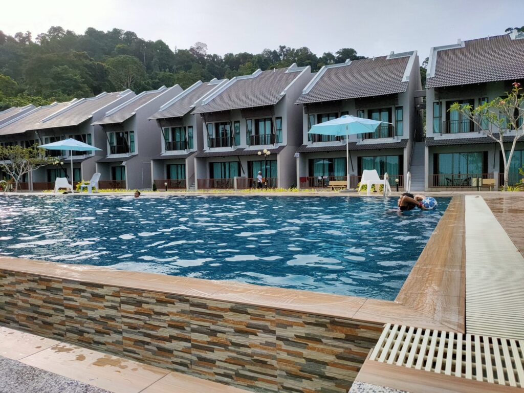 Pangkor Village Beach Resort menghadap pantai