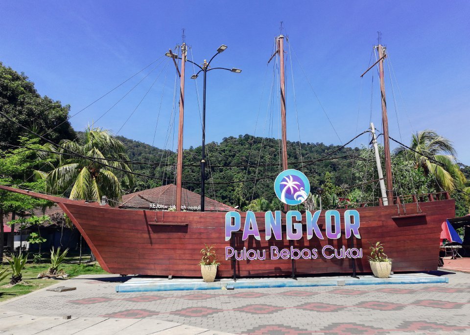 Pemandangan Pantai Pulau Pangkor di Lumut