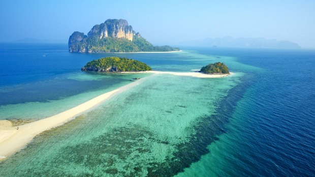 Bot kayu tradisional untuk lawatan 4 pulau