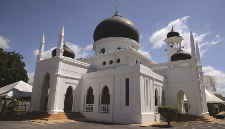 Binaan indah Masjid Alwi di Kangar