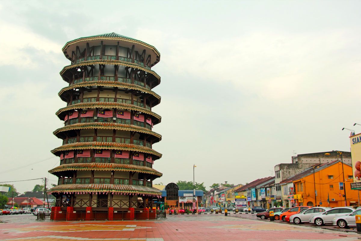 Menara Condong Teluk Intan