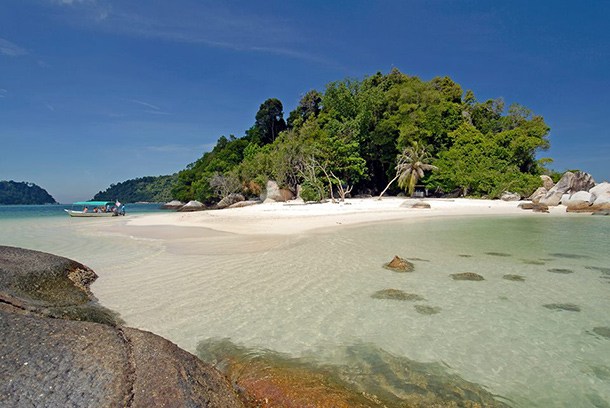 Peta dan pemandangan menarik Pulau Pangkor, Perak.
