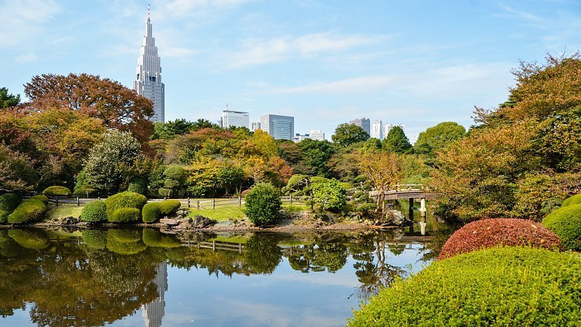 Taman kebangsaan Shinjuku Gyoen di Tokyo