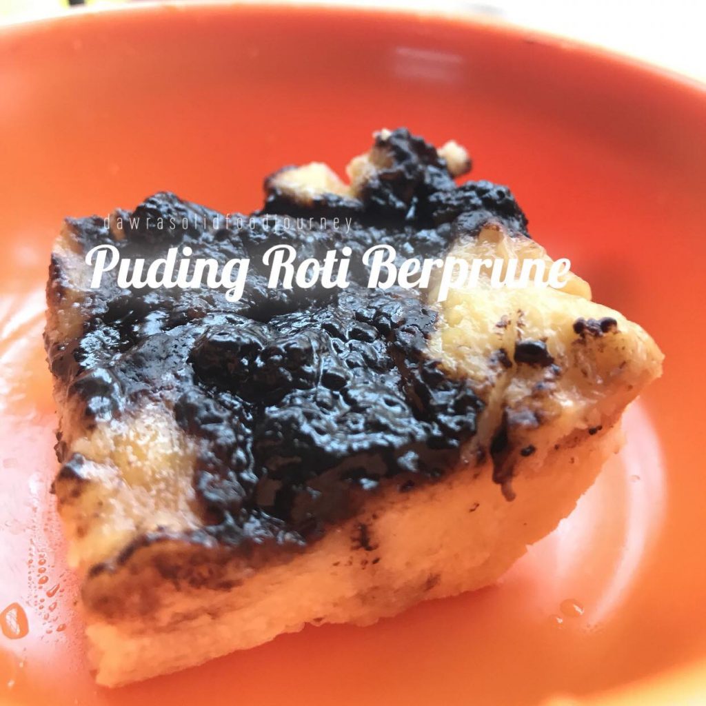 Puding roti berprun yang lembut