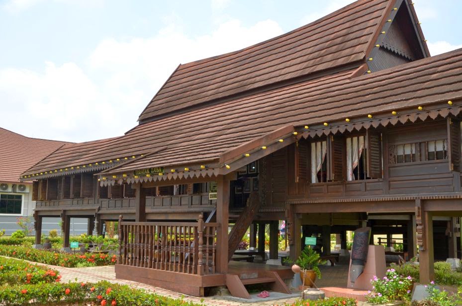 Rumah kayu Teratak Za'ba di Kuala Pilah