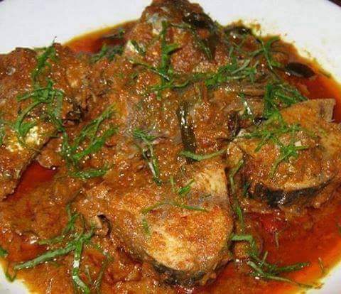 Rendang ikan kayu dengan tekstur daging ikan lembut