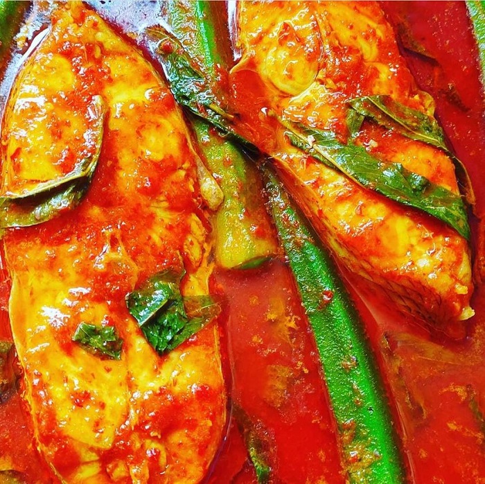 Asam pedas ikan merah berkuah merah pedas