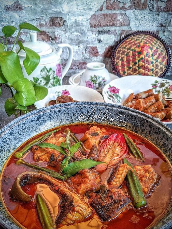 Asam pedas ikan pari berkuah pedas