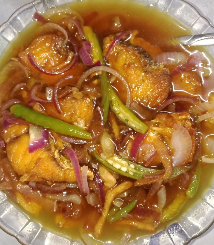 Ikan merah masak asam yang pedas dan berkuah