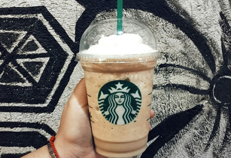 Asian Dolce Latte dengan lapisan kopi dan susu