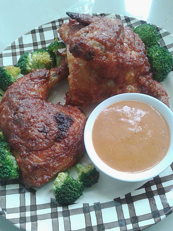 Hidangan ayam percik Kelantan dengan kuah merah creamy yang sedap