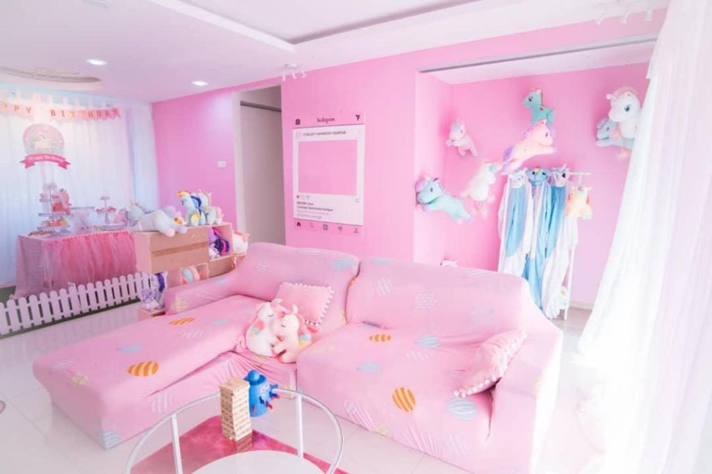 bilik tidur anak perempuan simple