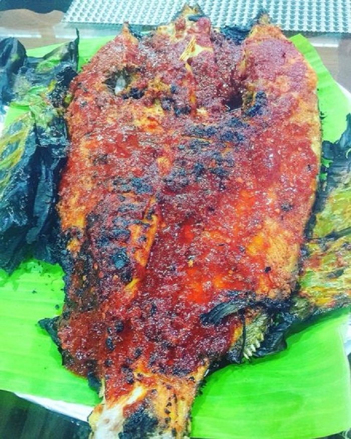 Ikan kerapu bakar disapu sambal